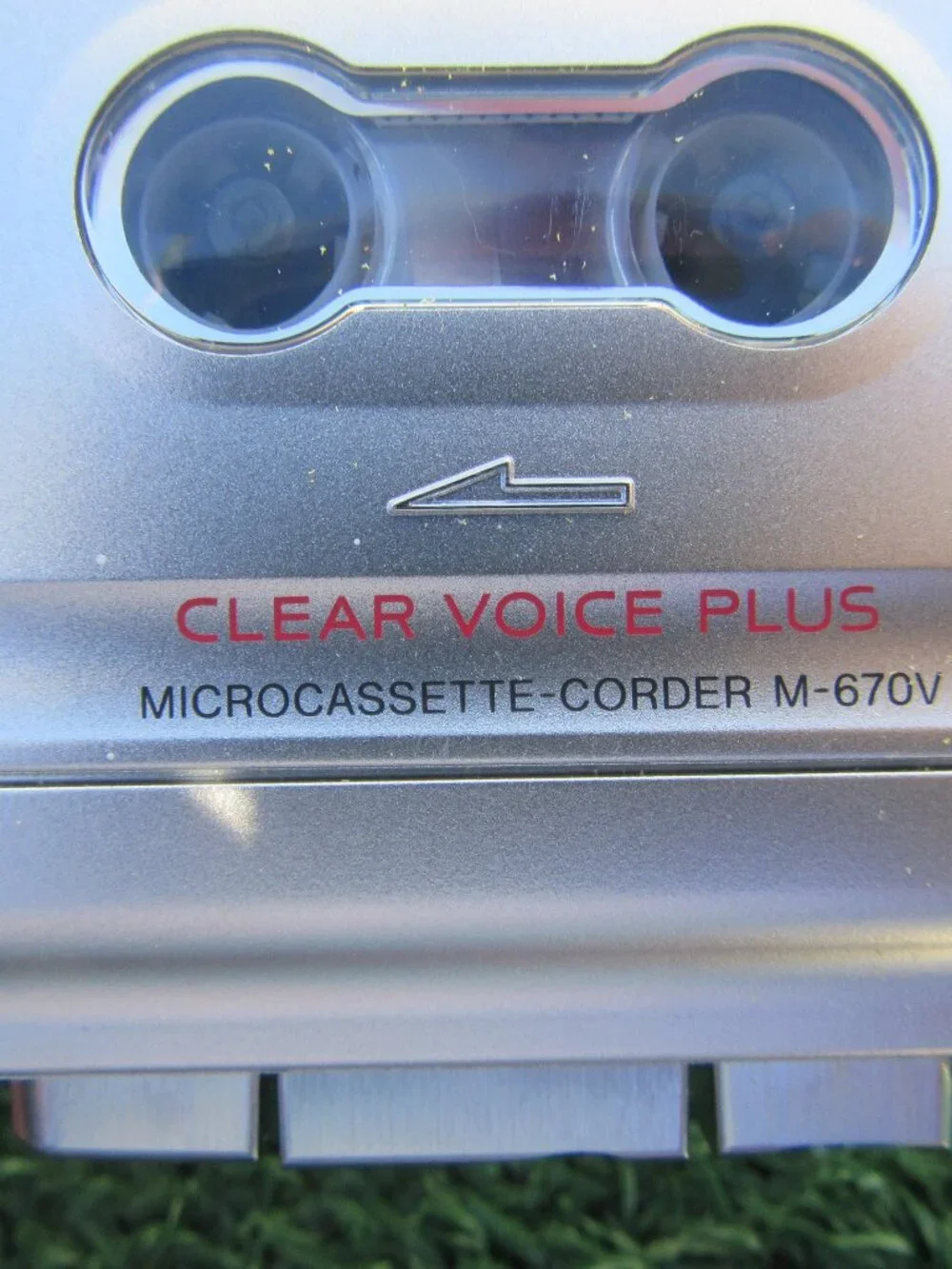 Sony V-O-R Microcassette Audio Recorder M-670V *For Parts*